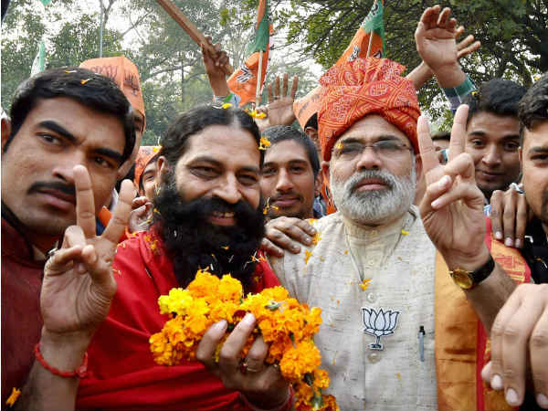 ವೇಷಧಾರಿಗಳ ಪ್ರಚಾರ