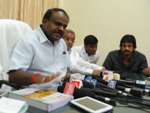 ಸದನದಲ್ಲಿ ದಾಖಲೆಗಳೊಂದಿಗೆ ಚರ್ಚೆ ಮಾಡೋಣ