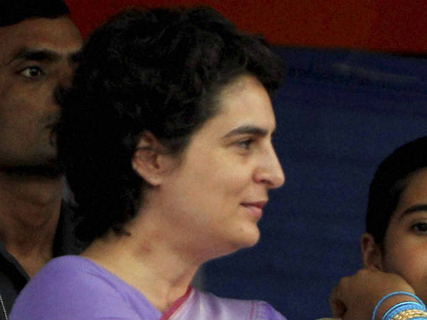 Congress workers demand bringing in Priyanka Vadra Congress workers demand bringing in Priyanka Vadra
