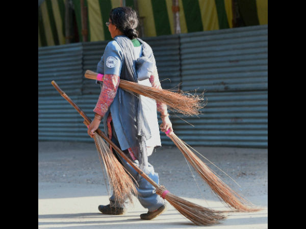 ಪೊರಕೆ ಗತ್ತು