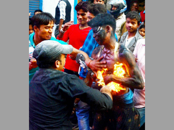 ಬಾಲಕನ ದೇಹಕ್ಕೆ ಬೆಂಕಿ ಬಾಲಕನ ದೇಹಕ್ಕೆ ಬೆಂಕಿ