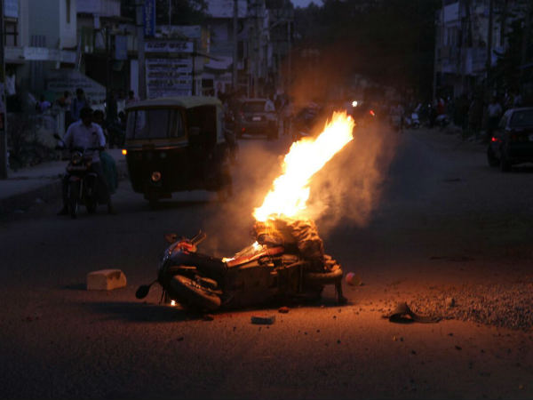 ಸುಟ್ಟು ಕರಕಲಾದ ಬೈಕ್