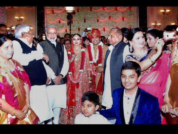 ವೈಭವದಿಂದ ನಡೆದ ಮದುವೆ, ಆರತಕ್ಷತೆ