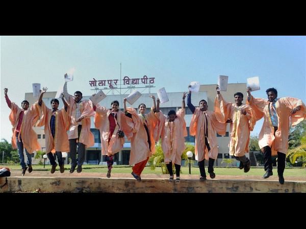 ಡಿಗ್ರಿ ಪಡೆದ ಸಂಭ್ರಮ