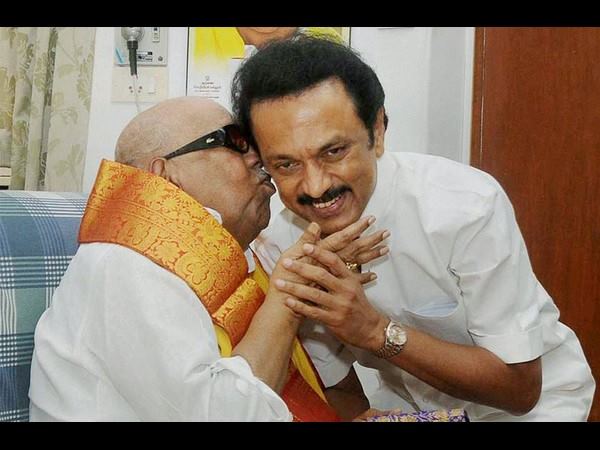 ಮಗನಿಗೆ ಆಶೀರ್ವಾದ