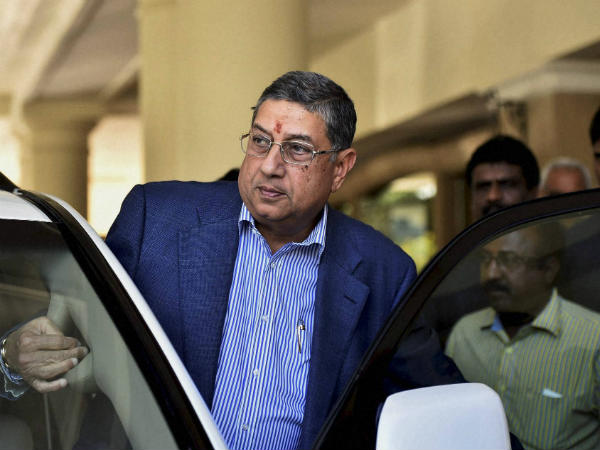 ಮತ ಹಾಕಿದ ಶ್ರೀನಿವಾಸನ್