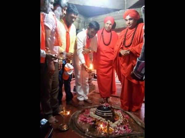 ಬೃಹತ್ ಬಹಿರಂಗ ಸಭೆ ಸ್ವಾಮೀಜಿಗಳ ಆಗಮನ