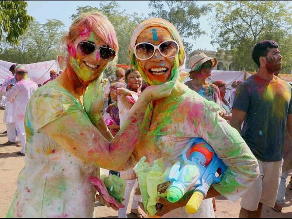 ವಿದೇಶಿಯರ ಹಬ್ಬ