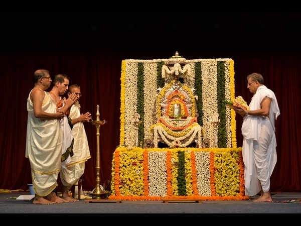 ಸಾವಿರಾರು ಭಕ್ತರು ಪಾಲ್ಗೊಂಡಿದ್ದರು