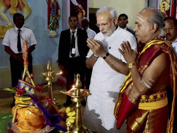 ದೇವಾಲಯದಲ್ಲಿ ಪೂಜೆ 