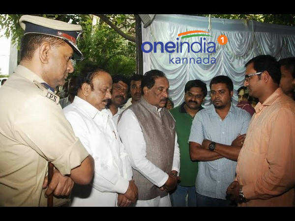 ಸಚಿವರ ಜತೆ ಆಯುಕ್ತ