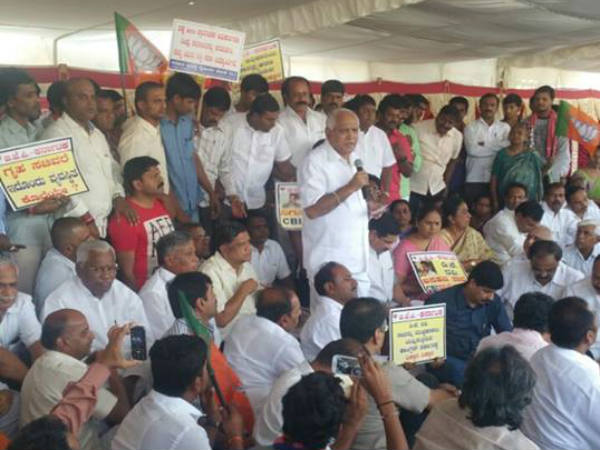 ಸರ್ಕಾರದಿಂ ಕುಟುಂಬಕ್ಕೆ ಪರಿಹಾರ ನೀಡಲಿ