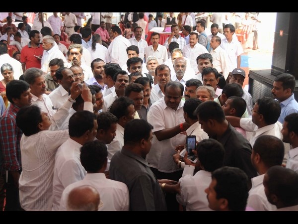 ಸಮಾರಂಭದಲ್ಲಿ ಹಾಜರಿದ್ದ ಜೆಡಿಎಸ್ ಮುಖಂಡರು