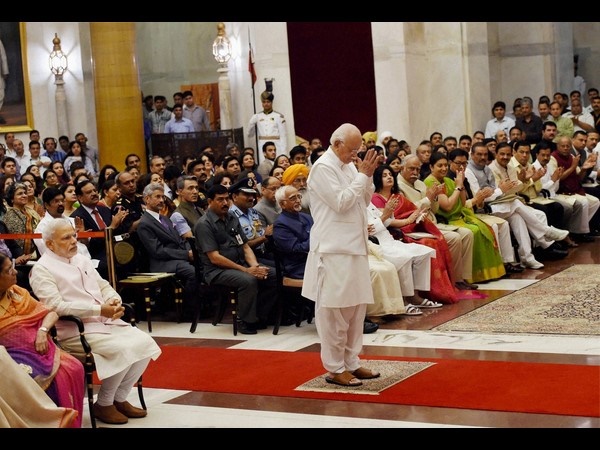 ಅಡ್ವಾನಿ ನಮನ