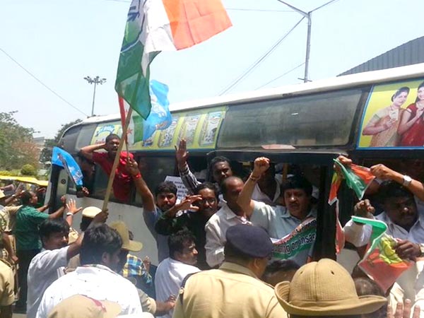 ಗಿರಿರಾಜ್ ರಾಜೀನಾಮೆಗೆ ಆಗ್ರಹ