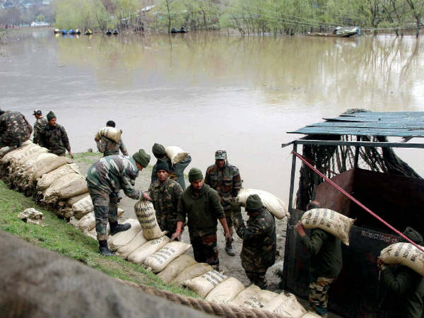 ಬಿಡುವಿಲ್ಲದ ಯೋಧರ ಕೆಲಸ