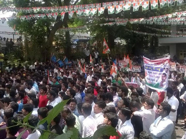 ಎಐಸಿಸಿ ಮುಖಂಡ ಸೂರಜ್ ಹೆಗ್ಡೆ ಮಾತನಾಡಿ, 