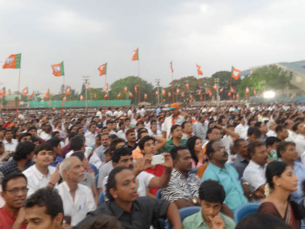 ಹರಿದು ಬಂದ ಜನಸಾಗರ