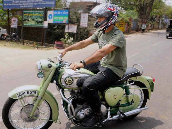 ನಾಯಕನ ಬುಲೆಟ್ ಸವಾರಿ