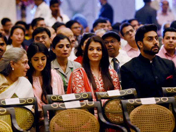 ಬಚ್ಚನ್ ಇಡೀ ಕುಟುಂಬ ಸಮಾರಂಭಕ್ಕೆ ಹಾಜರ್