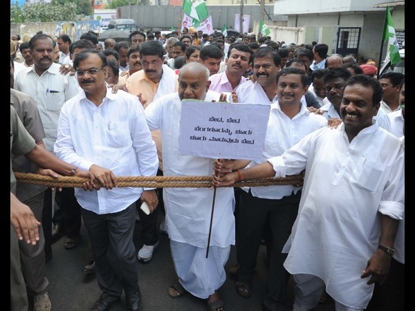 ದೆಹಲಿ ಕತೆ ಏನಾಗಿದೆ?