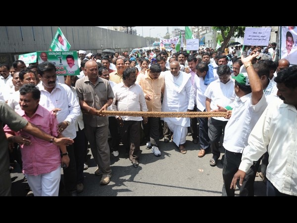 ಜನ ವಿರೋಧಿಸಬೇಕು
