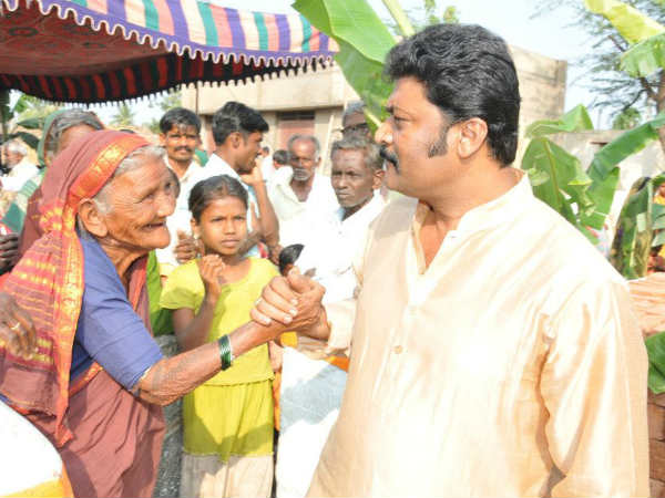 ಸಿಬಿಐ ಅಧಿಕಾರಿಗಳು ಬಂಧಿಸಿದ್ದರು ಸಿಬಿಐ ಅಧಿಕಾರಿಗಳು ಬಂಧಿಸಿದ್ದರು
