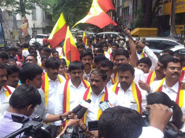 ಕಪ್ಪು ಬಾವುಟ ತೋರಿಸುವ ಎಚ್ಚರಿಕೆ