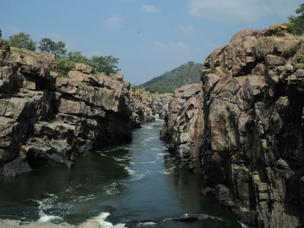 Tour guide to Mekedatu Sangama