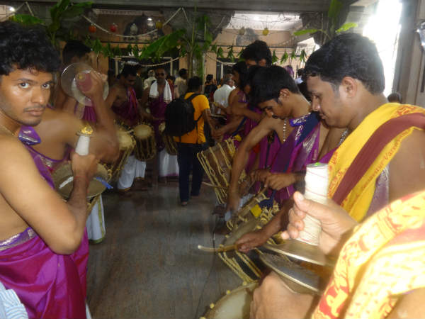 ಹಬ್ಬದ ವಾತಾವರಣ