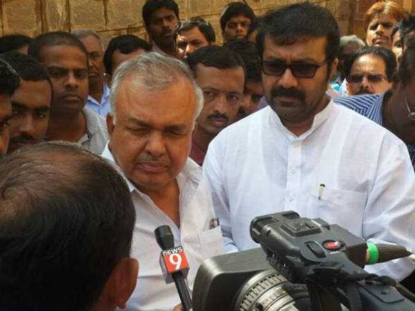 ಮುಖ್ಯಮಂತ್ರಿಗಳ ಜೊತೆ ಚರ್ಚೆ ನಡೆಸುತ್ತೇವೆ