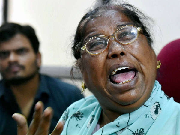 ಅಮ್ಮನ ಬಿಟ್ಟು ಹೋದೆಯಾ ಮಗಳೆ?