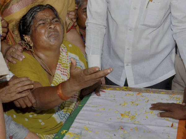 ಧೀರೋದಾತ್ತ ಯೋಧನನ್ನು ಕಳೆದುಕೊಂಡ ಅಮ್ಮ