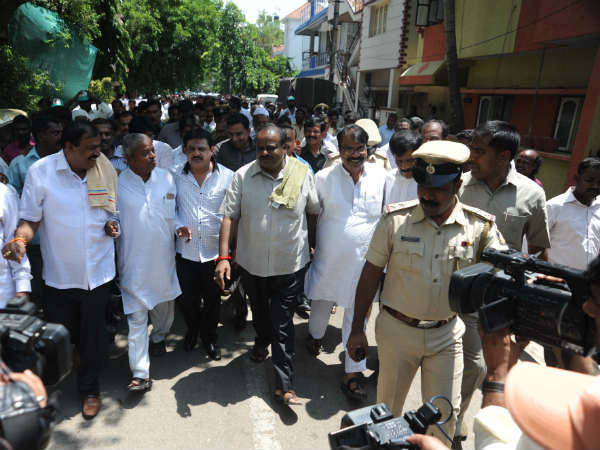 ಸಂತ್ರಸ್ತರ ಅಹವಾಲು ಸ್ವೀಕರಿಸಿದ ಎಚ್‌ಡಿಕೆ