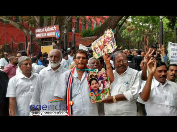 ಎಐಡಿಎಂಕೆ ಶಾಸಕರು ಚೆನ್ನೈನಲ್ಲಿ