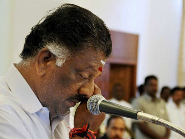 Sasikala Natarajan to be the next cm of Tamil Nadu