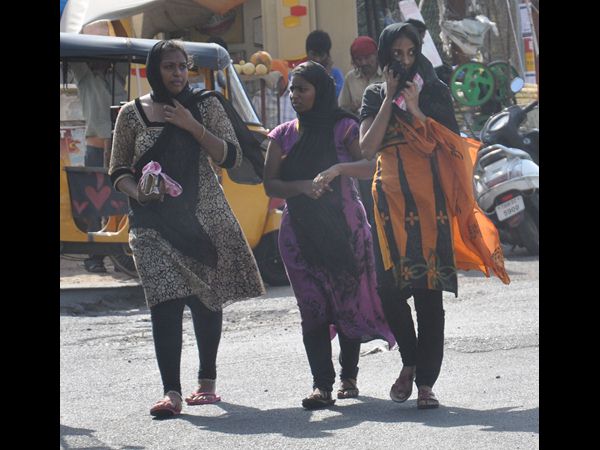ತುಂಬಿ ತುಳುಕುತ್ತಿರುವ ಆಸ್ಪತ್ರೆಗಳು