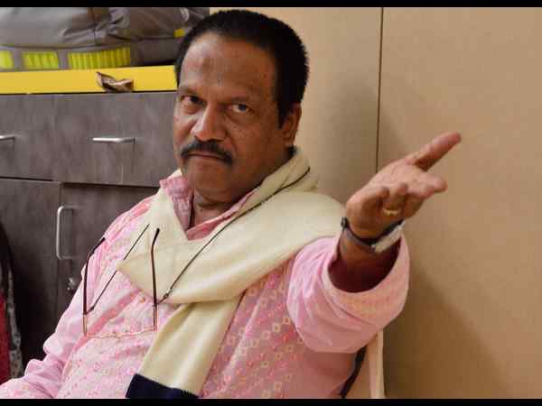 Director T.S.Nagabharana directing Kannada play for local talent in California