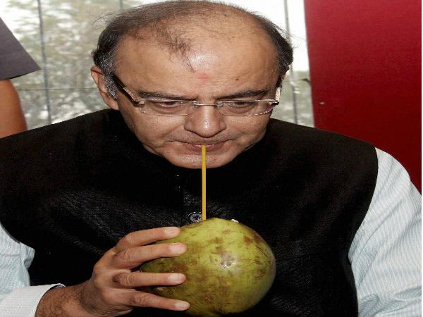 ಹಣಕಾಸು ಸಚಿವರನ್ನು ಬಿಡದ ಬಿಸಿಲ ಧಗೆ