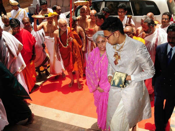 ಮಂಗಳಸ್ನಾನದೊಂದಿಗೆ ಕಾರ್ಯಕ್ರಮ ಆರಂಭ