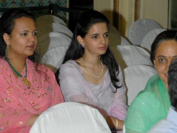 ಭಾವಿ ಪತ್ನಿ ತ್ರಿಶಿಕಾ ಕುಮಾರಿ ಆಗಮನ