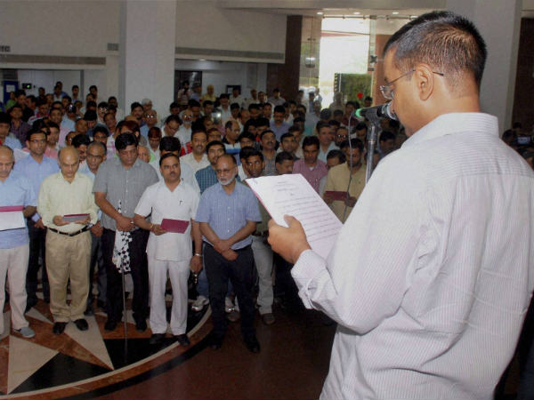 ಪ್ರಮಾಣ ಸ್ವೀಕರಿಸಿ