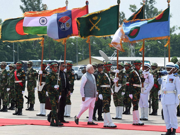 ಮೋದಿ ಅವರಿಗೆ ಗೌರವ ಶ್ರೀರಕ್ಷೆ
