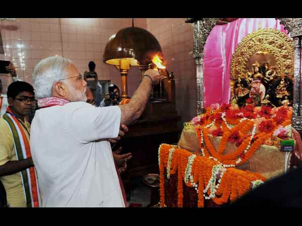 ಢಾಕೇಶ್ವರಿ ದೇಗುಲದಲ್ಲಿ ಮೋದಿ