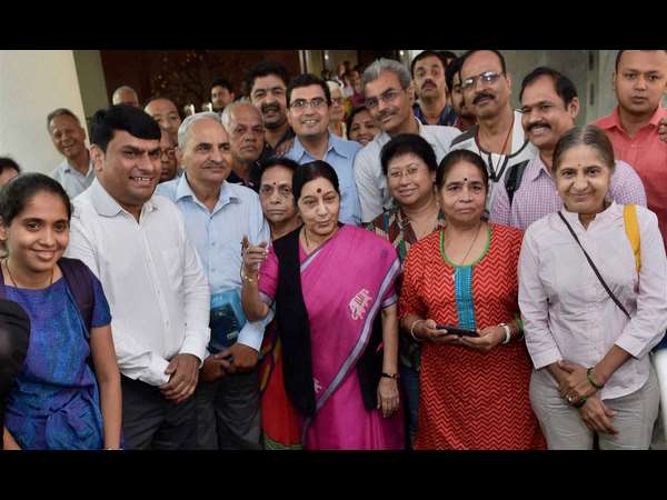 EAM Sushma Swaraj flags off first batch of Kailash Mansarovar Yatris from new route via Nathu Lal. EAM Sushma Swaraj flags off first batch of Kailash Mansarovar Yatris from new route via Nathu Lal.
