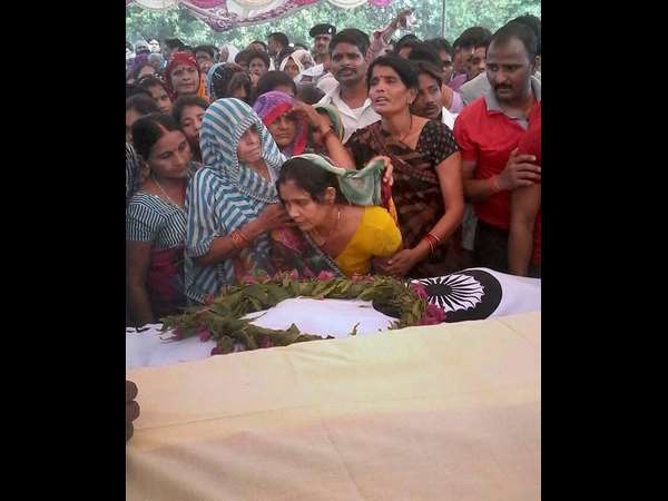 ಸೈನಿಕನ ಕುಟುಂಬದ ಆಕ್ರಂದನ