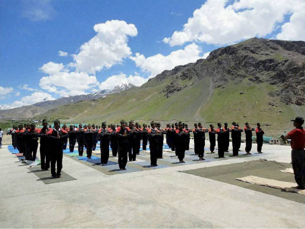 ಲಡಾಕ್‌ನಲ್ಲಿ ಸೈನಿಕರ ಯೋಗ