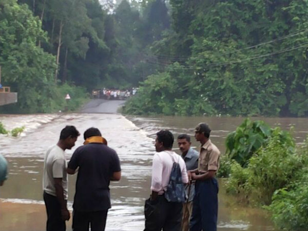 ಉಕ್ಕುತ್ತಿರುವ ಕುಮಾರಧಾರಾ