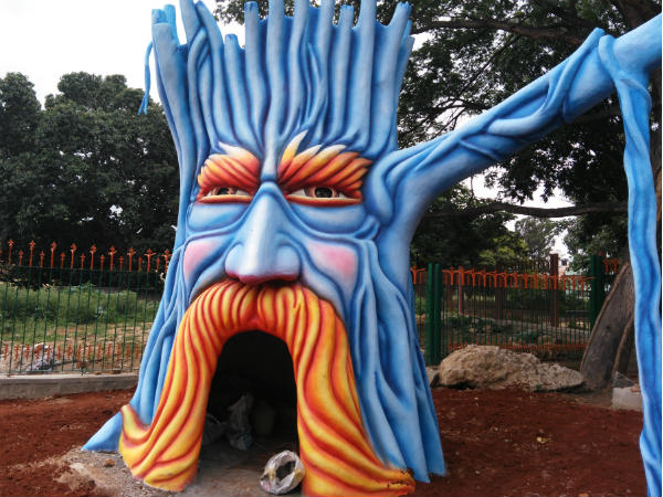 ಉದ್ಯಾನಕ್ಕೆ ಬಂದ ರಾಕ್ಷಸ!