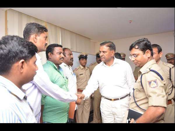 ಹಣ ಕಟ್ಟಿ ಕೆಟ್ಟ ಶ್ರೀನಿವಾಸ